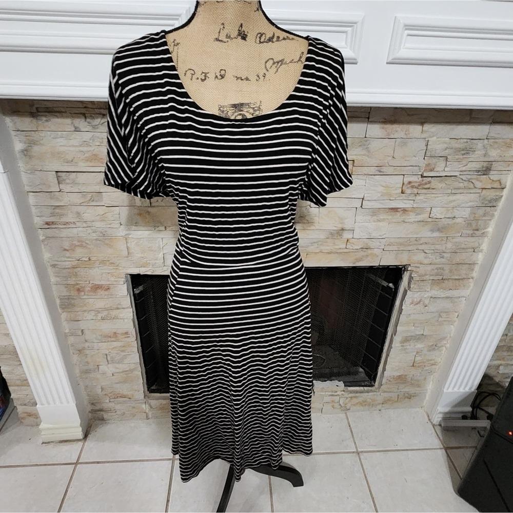 Signature black and white tied waist midi flare dress plus size 2X‎
